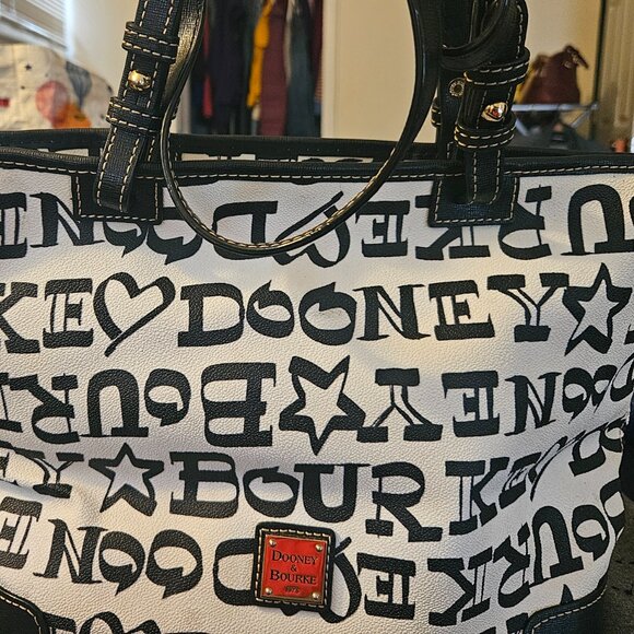 Dooney and Bourke shopper tote - Picture 2 of 11